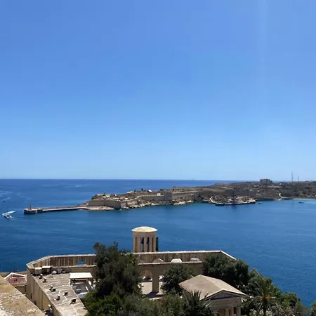Majestic Grand Harbour View 3-bedroom By Malta Weekend Valletta