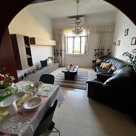 Superb 3 Bedroom In Apartment