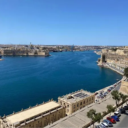 Majestic Grand Harbour View 3-bedroom By Malta Weekend La Valletta