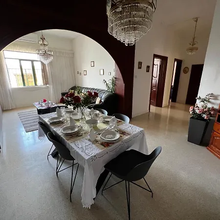 Superb 3 Bedroom In Appartamento