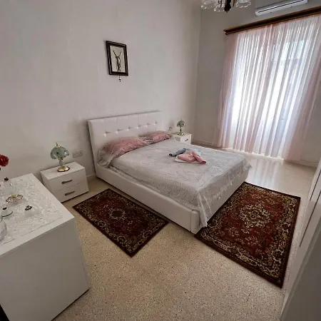 Superb 3 Bedroom In Apartment Valletta