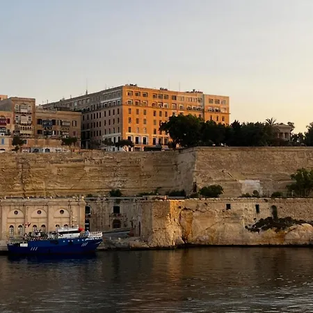 Majestic Grand Harbour View 3-bedroom By Malta Weekend Appartamento La Valletta